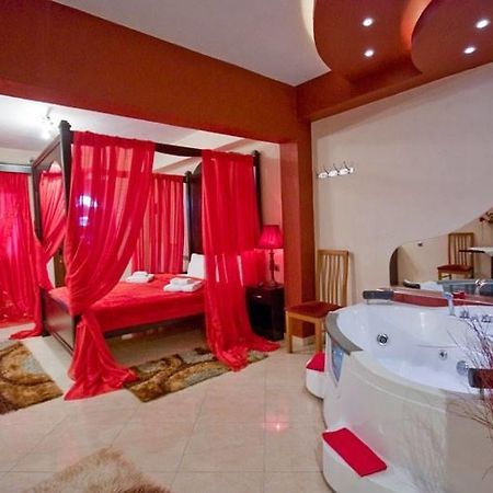 Neraides Hotel กาโต ลูตรากี ภายนอก รูปภาพ