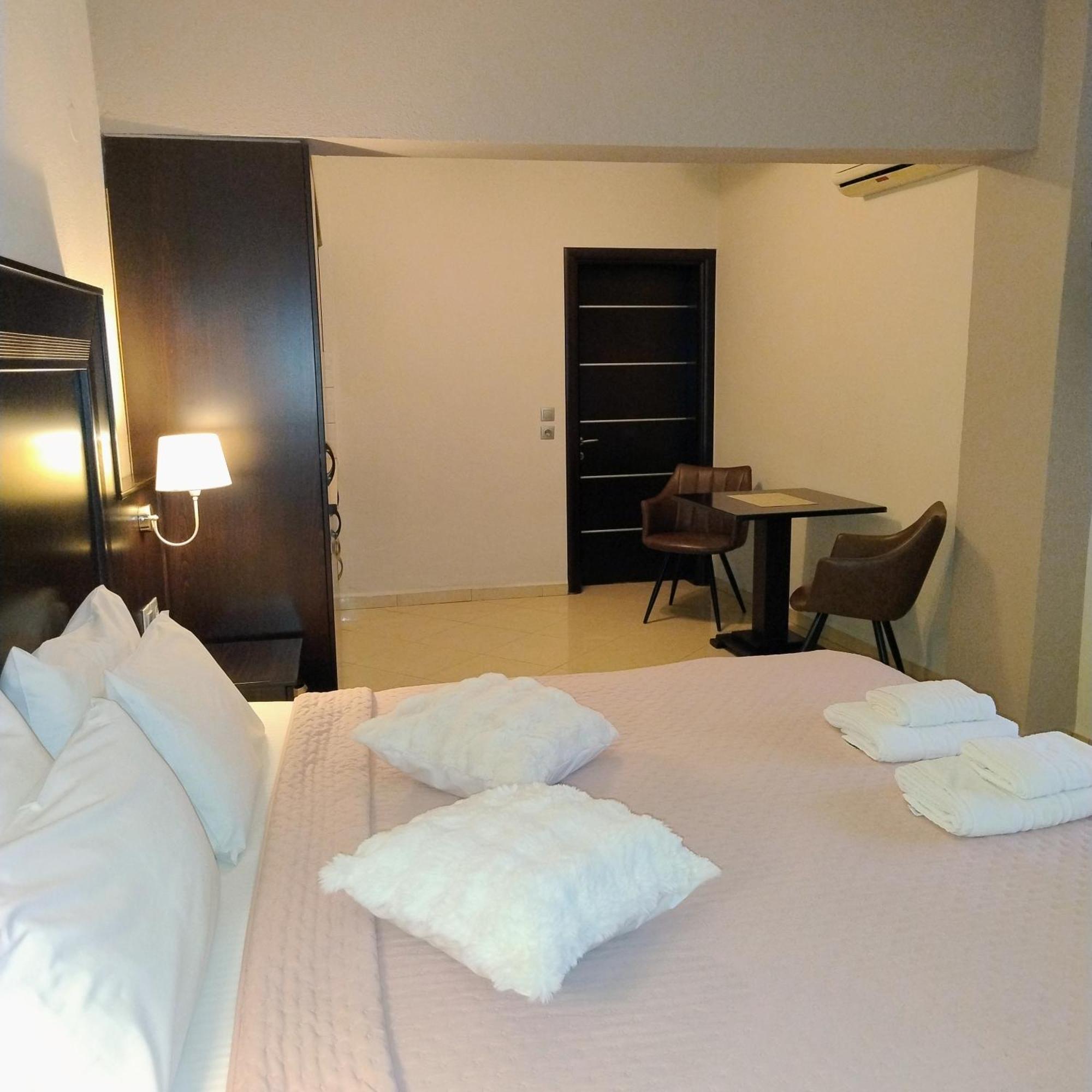 Neraides Hotel กาโต ลูตรากี ภายนอก รูปภาพ