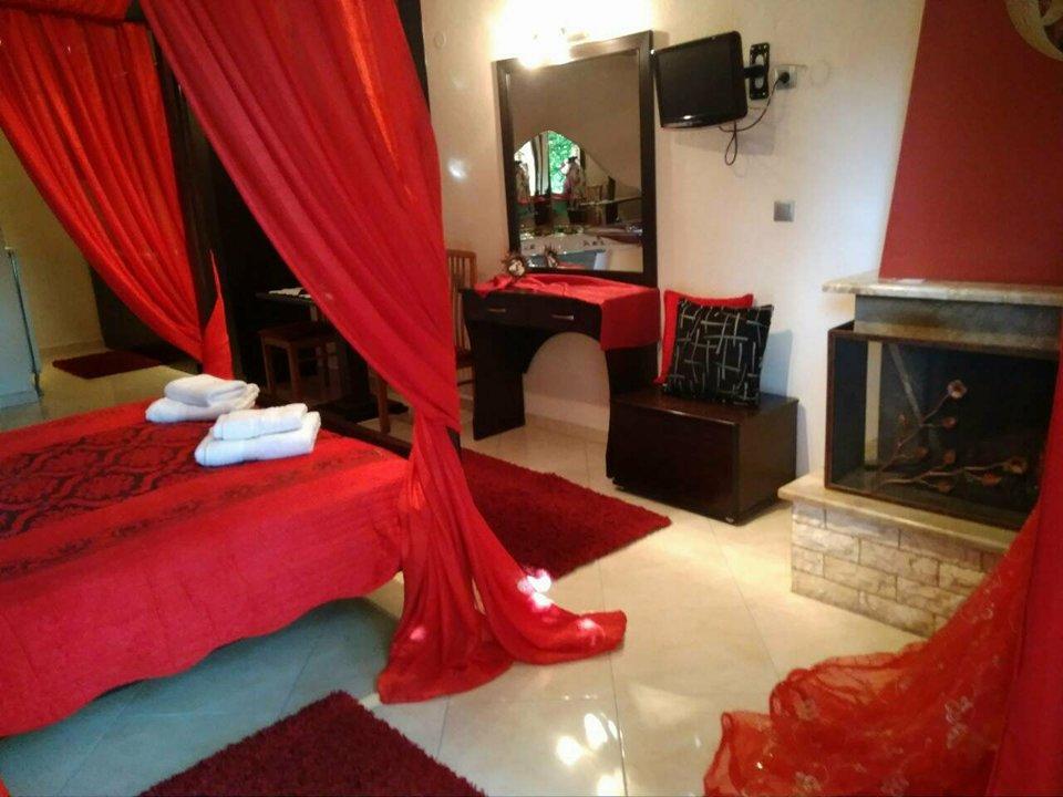 Neraides Hotel กาโต ลูตรากี ภายนอก รูปภาพ